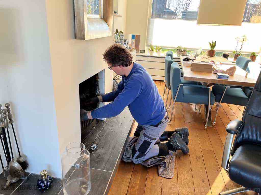 Schouwveger Dokkum kleed schoorsteenreiniger Schouwveger Dokkum kleed schoorsteenreiniger